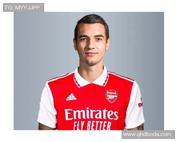 巴萨与阿森纳甘伯杯上半场精彩对决回顾与分析